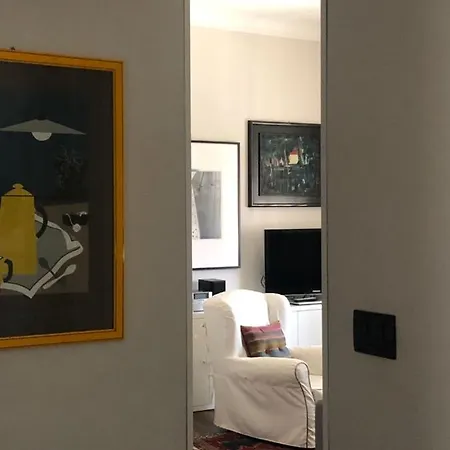 Dietro Il Teatro Modena Apartment Genoa