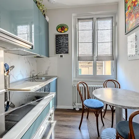 Dietro Il Teatro Modena Апартаменты